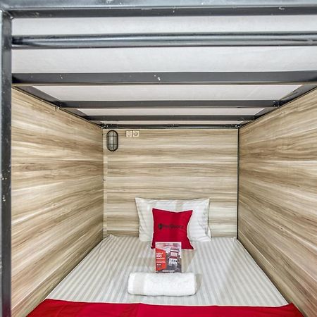 Reddoorz Hostel @ Feliz Noche Cengkareng Jakarta Luaran gambar