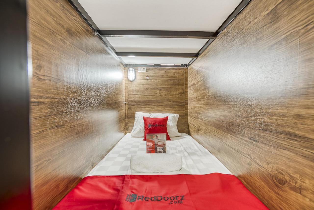 Reddoorz Hostel @ Feliz Noche Cengkareng Jakarta Luaran gambar